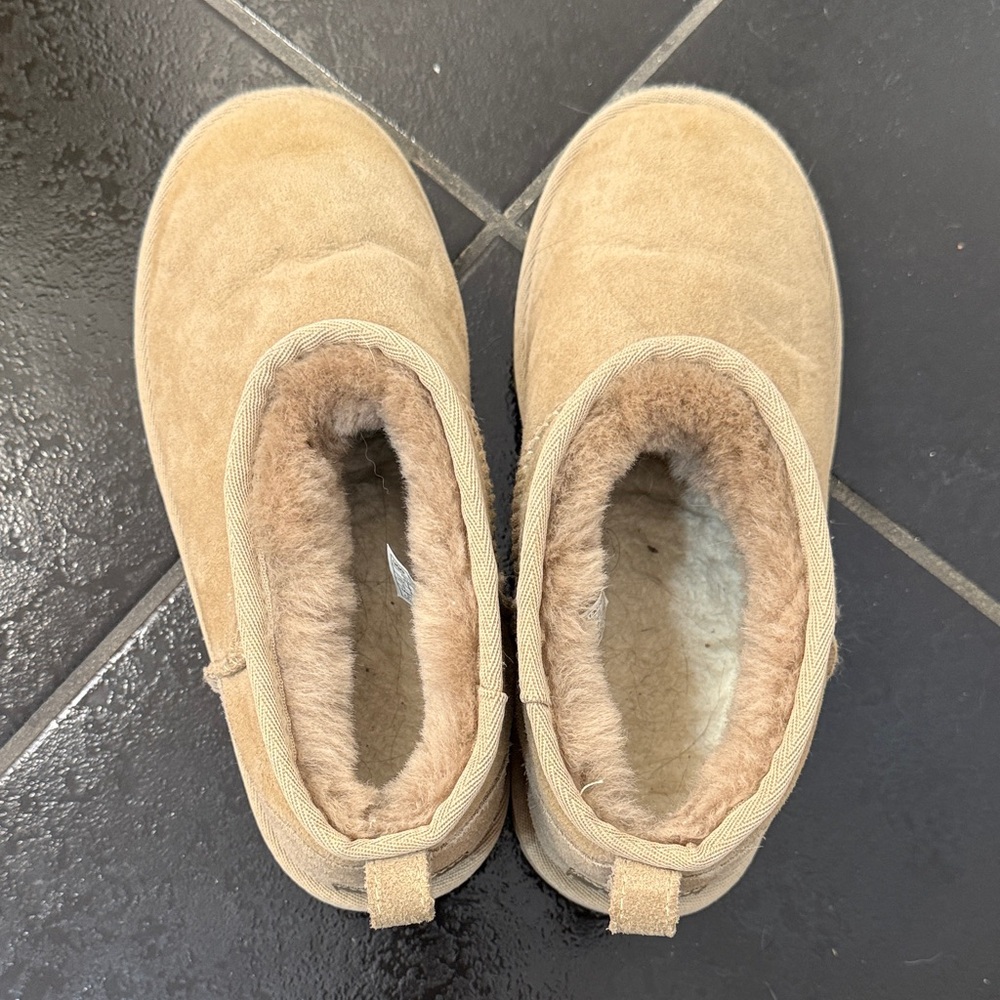 UGG Short Shearling Suede Boots in Sandstone - Picture 3 of 4